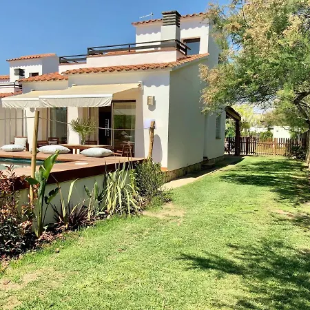 Empúries, Garden&private Pool Villa *